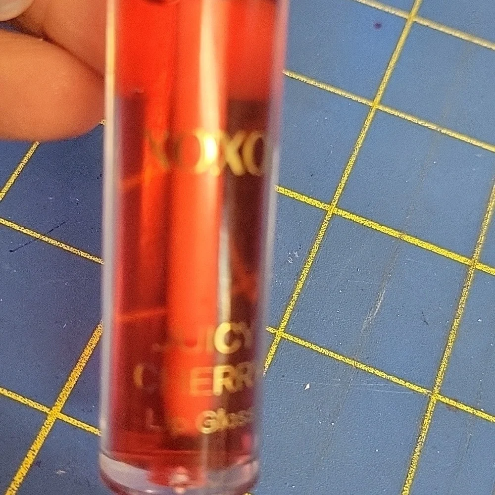 XOXO Juicy Cherry Lip Gloss with Gold & Pearl Keychain New